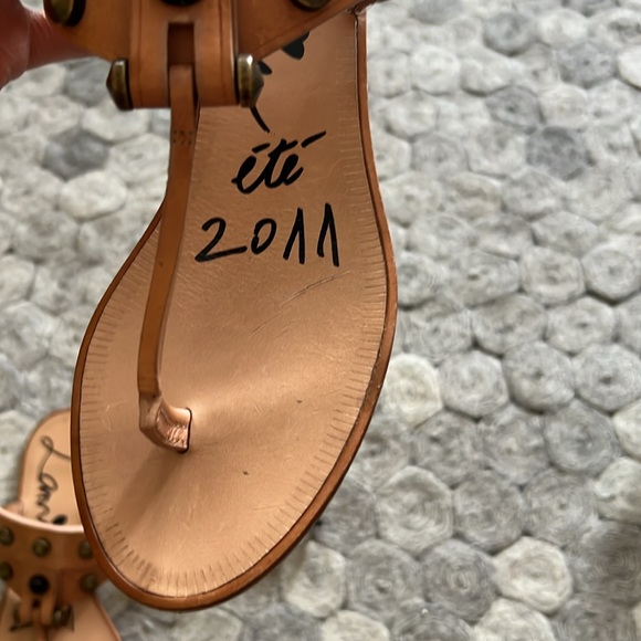 Lanvin 2011 sandal tan leather with stud detail. - Picture 2 of 5